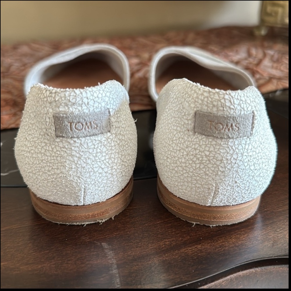 Toms Women's 2- Tone Cream - Light Gray Faux Suede Flats Sz 7.5 - Picture 5 of 14